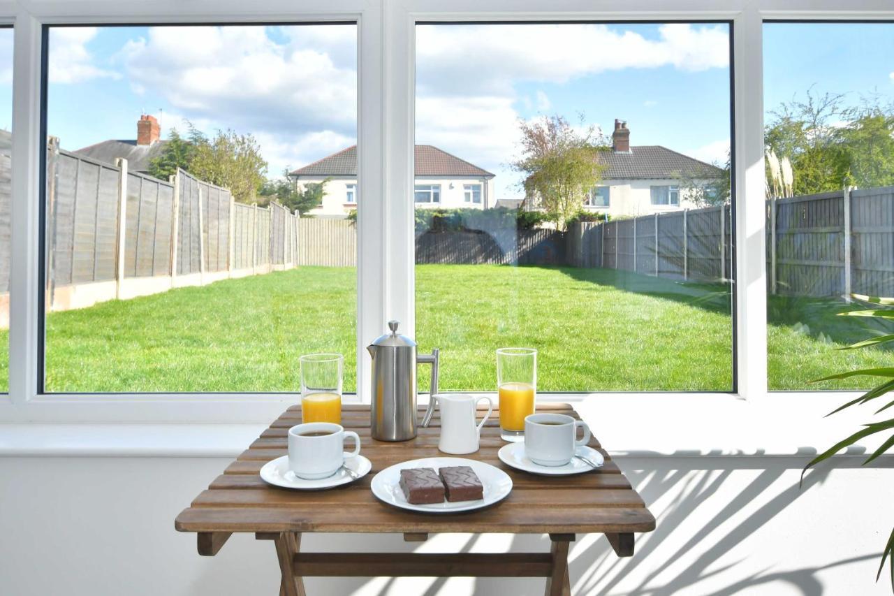 Orion House - Sleeps 6, Driveway, Garden Vila Crewe Exterior foto